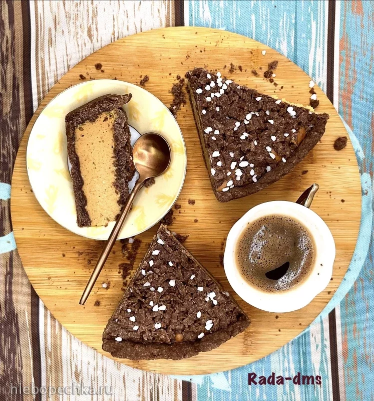 Пирог-чизкейк а-ля королевская ватрушка с вареным сгущенным молоком на шоколадном тесте