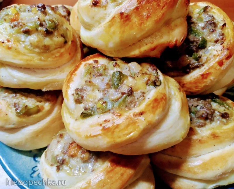 Булочка с говядиной и сыром