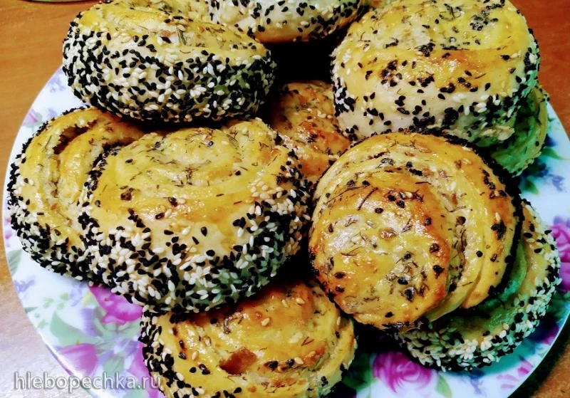 Булочки кунжутные с сыром и творогом