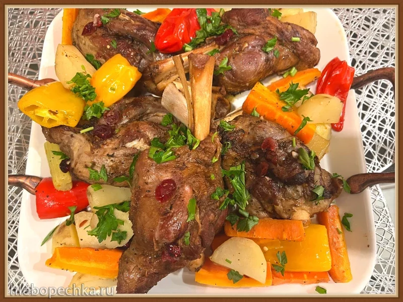 Голяшки ягненка в «кастрюле для чревоугодника» Schlemmertopf