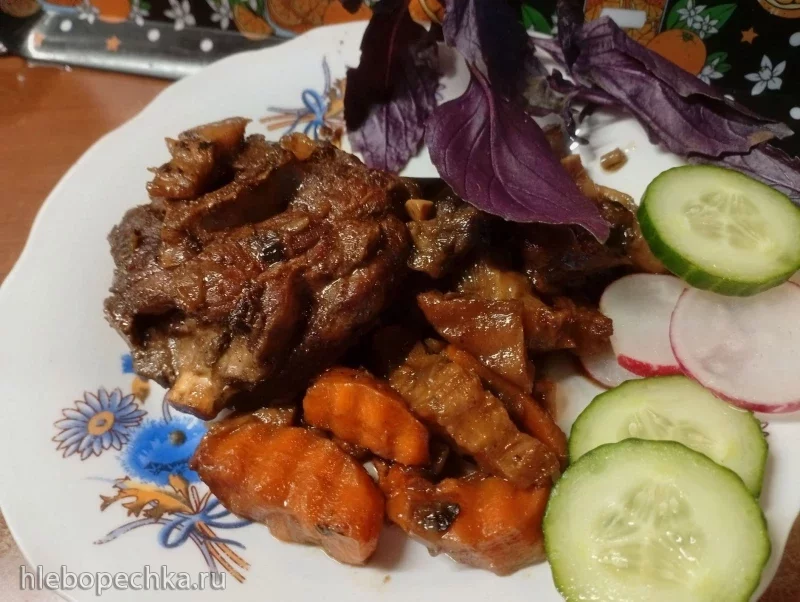 Мякоть баранины с овощами в духовке