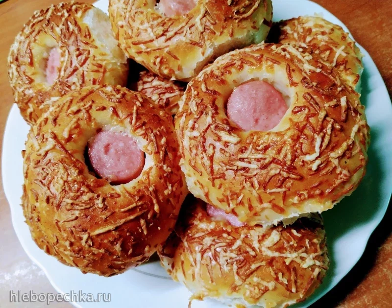 Булочки с сосиской и сыром