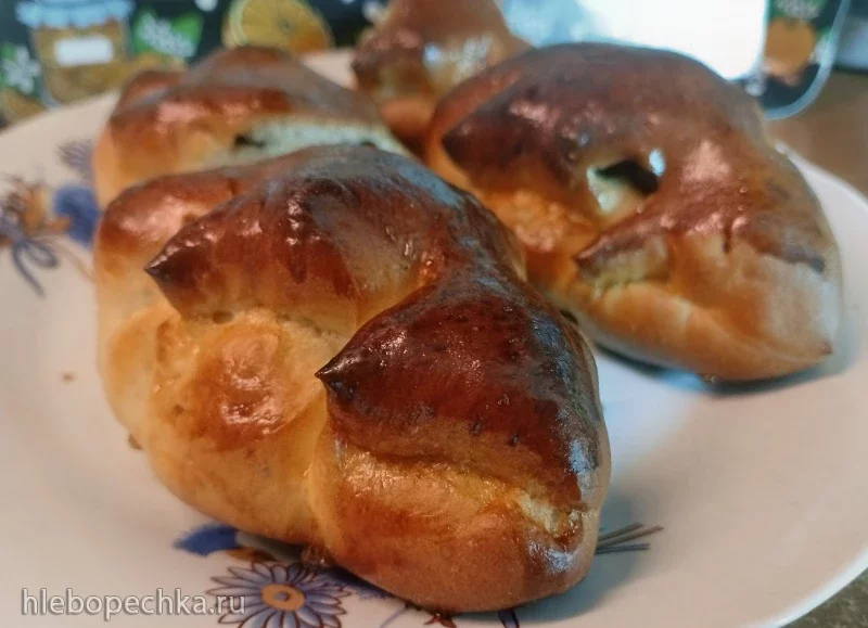 Булочки на молоке с яблоками и корицей