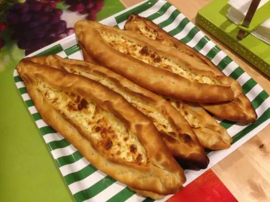Лепешки турецкие с начинками (Pide)