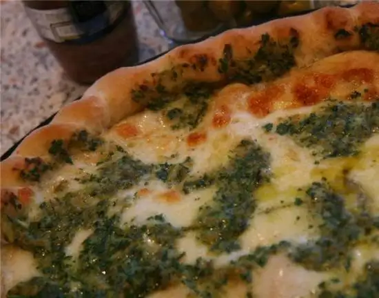 Пицца с анчоусным маслом