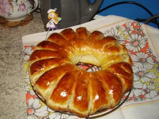 Рулет «Веночек с яблоками»