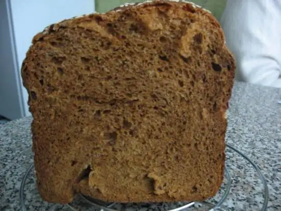 Тёмный хлеб с изюмом в хлебопечке