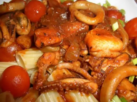 Рыба и морепродукты под красным маринадом