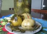 Соленые зеленые помидоры по-грузински, фаршированные зеленью
