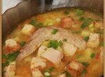 Суп чечевично-гороховый с копченой грудкой и сухариками