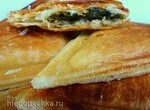 Слоеные пирожки со снытью, зеленью и куртом в  сэндвичнице за 500 рублей