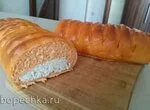 Пирог с мясом и рисом на томатном дрожжевом тесте