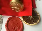 Украшение упаковки автографом кондитера