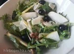 Салат с грушей и пармезаном