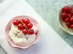 Посоветуйте рецепт пышного пирога с ягодами и сметаной