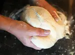 Как делить тесто для булочек на равные части?