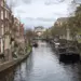 563533