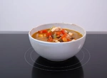 Пикантный куриный суп из черной фасоли с халапеньо